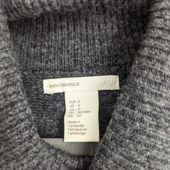 H&M Turtleneck Sweater Dress - Picture 3 of 3